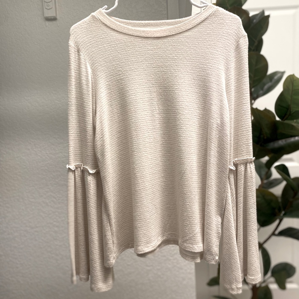 🤍Striped Bell Sleeved Sweater🤍